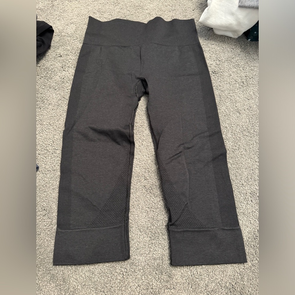 Lululemon Ebb To Street Crop Pant Leggings Womens 6 Seamless Compression